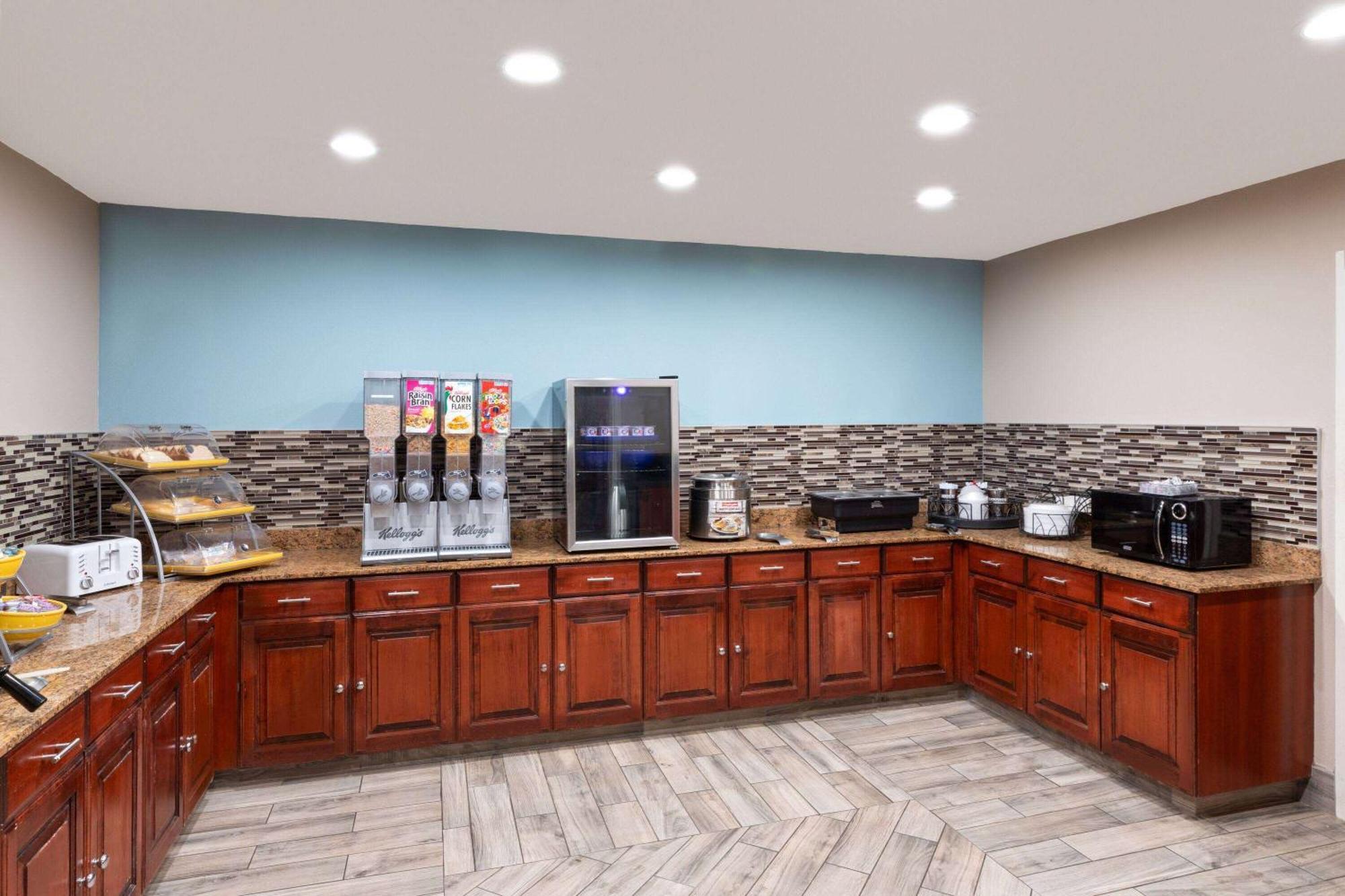 Super 8 By Wyndham Lubbock West Hotel Buitenkant foto